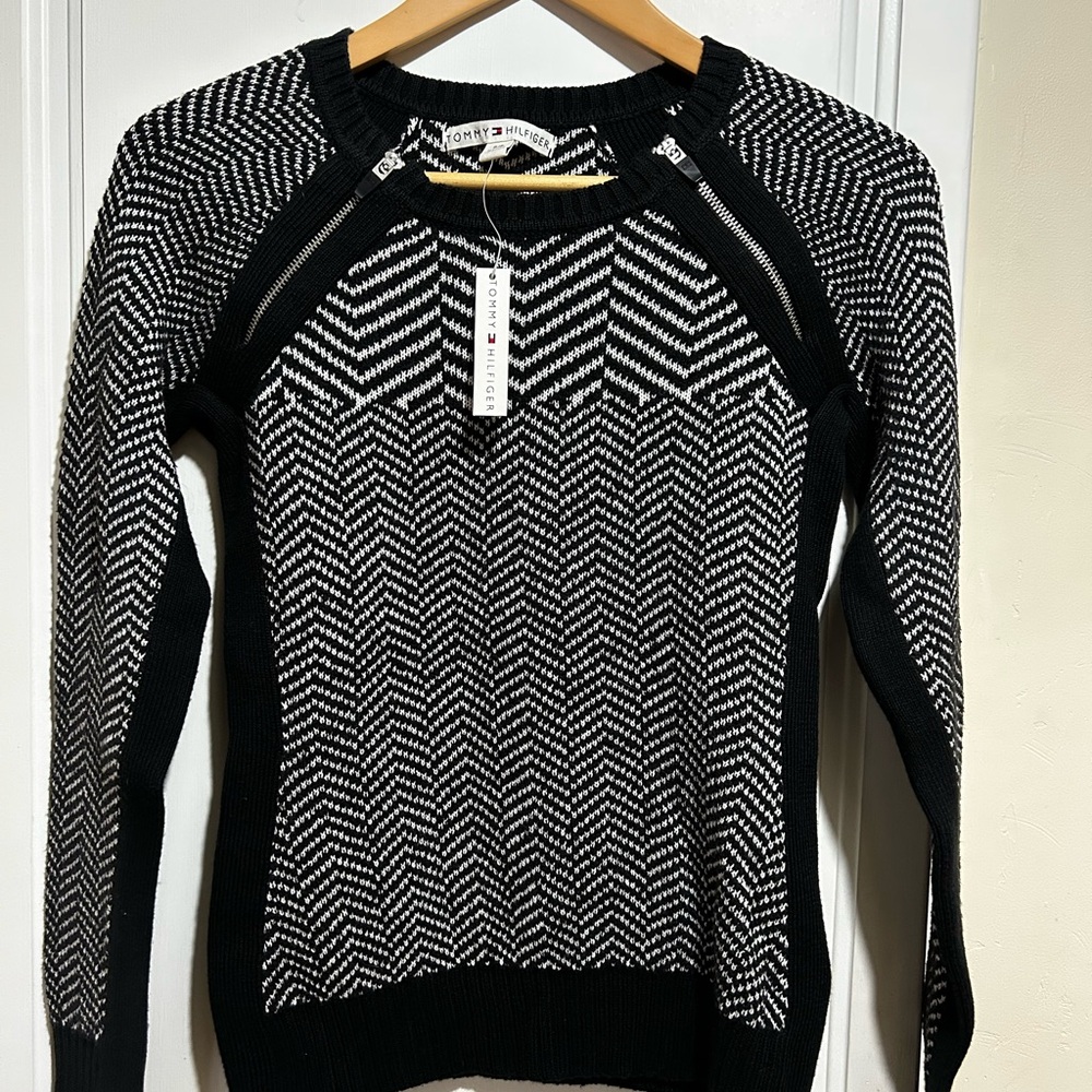 Black and White Cotton Chevron Design Sweater Tommy Hilfiger